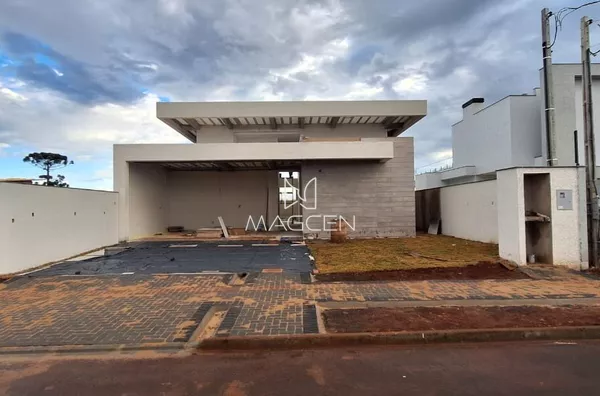 Casa a poucos minutos do Centro com suítes grandes 