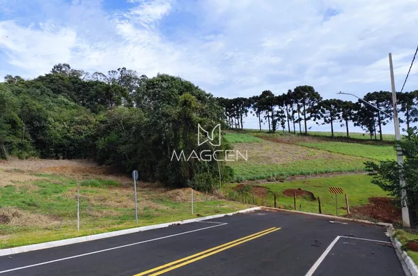 Terreno no final da rua no Jardim das Orquídeas 