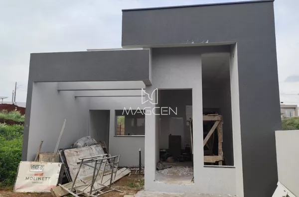 Casa nova com ampla sobra de lote e possibilidade de ampliação no Fraron