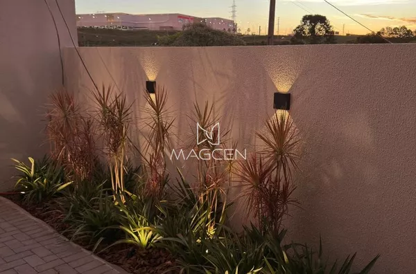 Sobrado perto do Shopping com sobra de lote 