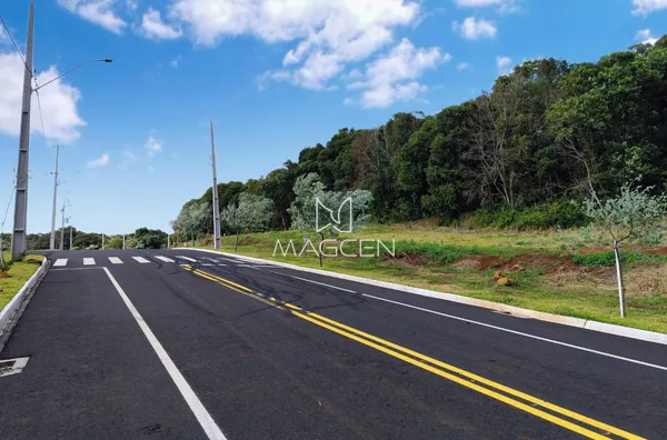 Terreno no final da rua no Jardim das Orquídeas 