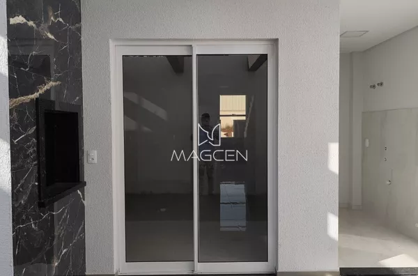 Sobrado no início do bairro Fraron - Foto 5