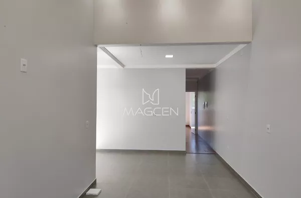 Casa com salão de festas no Fraron 