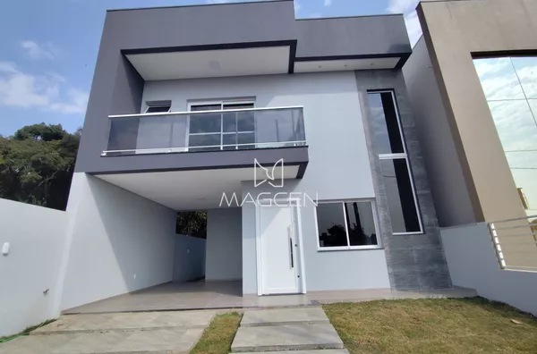 Sobrado na entrada no bairro Fraron 