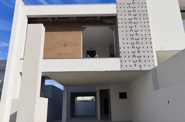 Sobrado com três suítes no bairro Parque do Som 