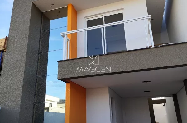 Sobrado no início do bairro Fraron 