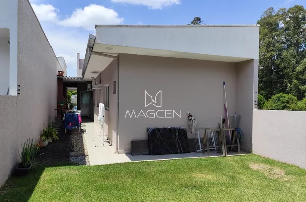 Casa mobiliada semi nova com sobra de lote 