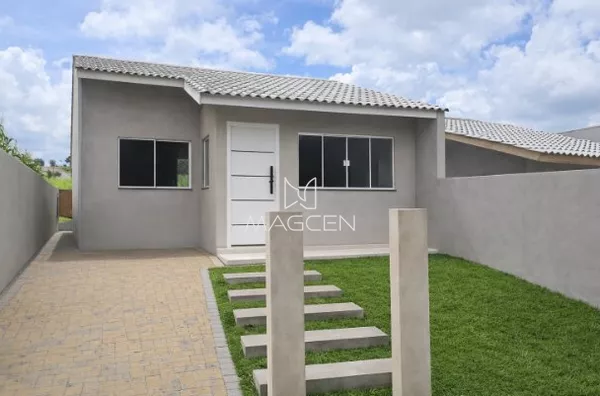 Casas de mesma planta com fácil acesso a UTFPR e com bastante sobra de lote 