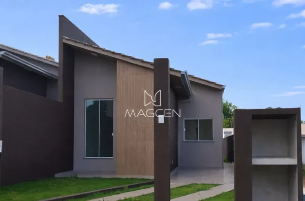 Casa de dois quartos com sobra de lote 