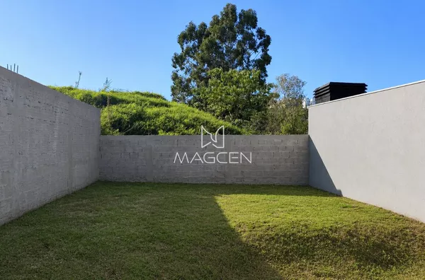 Casas de mesma planta com fácil acesso a UTFPR e com bastante sobra de lote 