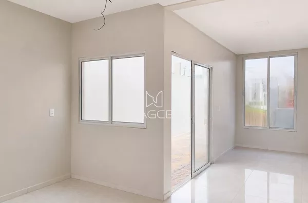 Casas para venda com dois quartos e sobra de lote 