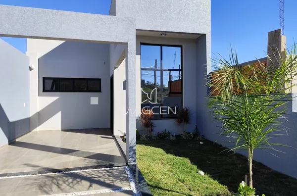 Casa com excelente acabamento a venda 