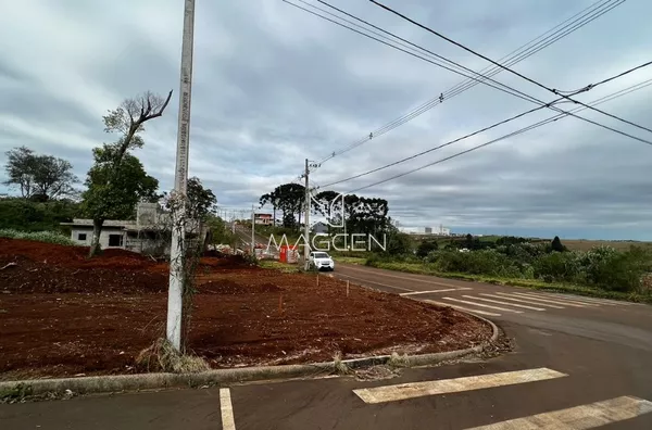 Terreno de esquina próximo ao Shopping.