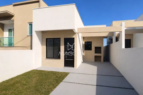 Casa na entrada do bairro Fraron 