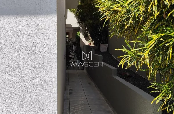 Casa com edícula no Bairro Pinheirinho próxima ao posto 6 rodas