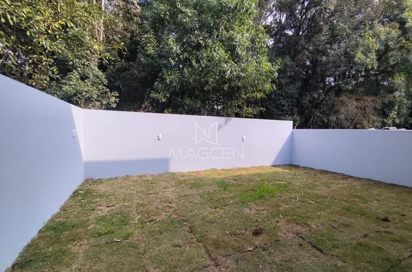 Sobrado na entrada no bairro Fraron 