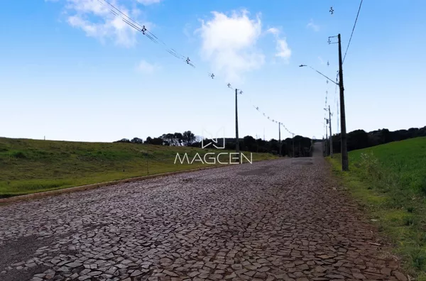 Terreno de frente para o sol da manhã