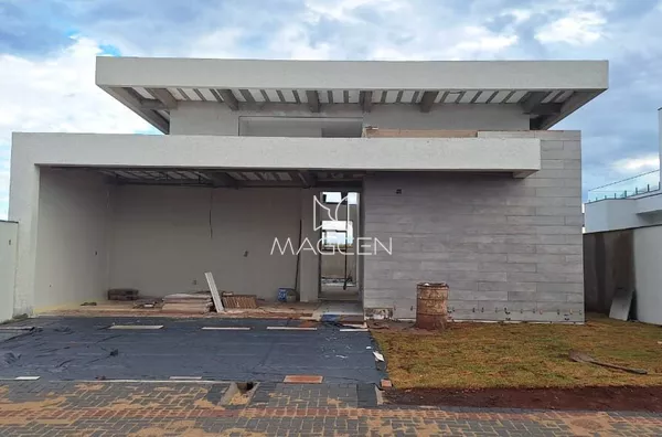 Casa a poucos minutos do Centro com suítes grandes 