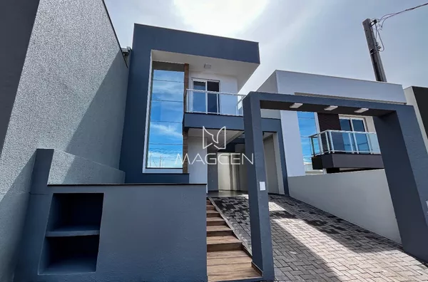 Sobrado na entrada do bairro Fraron 