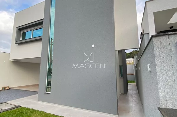 Sobrado com três suítes na entrada do bairro São Francisco