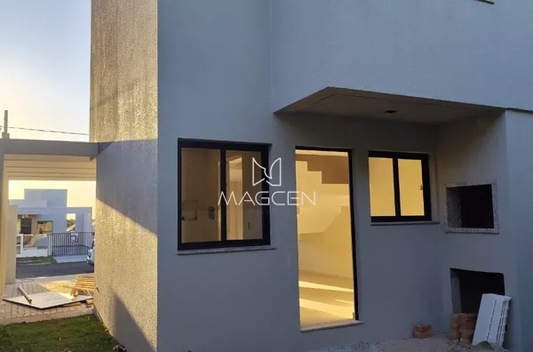 Sobrado com excelente padrão de acabamento 