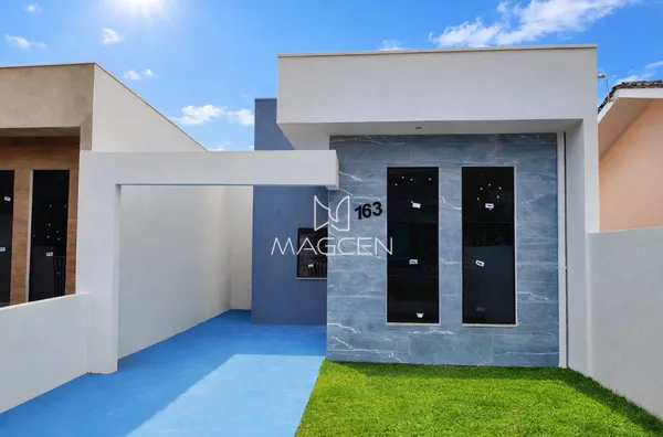 Casa com pé direito alto no bairro Alvorada