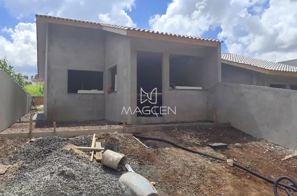 Casa com fácil acesso a UTFPR e com bastante sobra de lote 