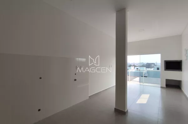 CASA COM SALÃO DE FESTAS 