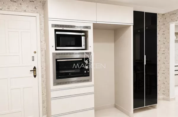 COZINHA COM MÓVEIS  E ELETROS 