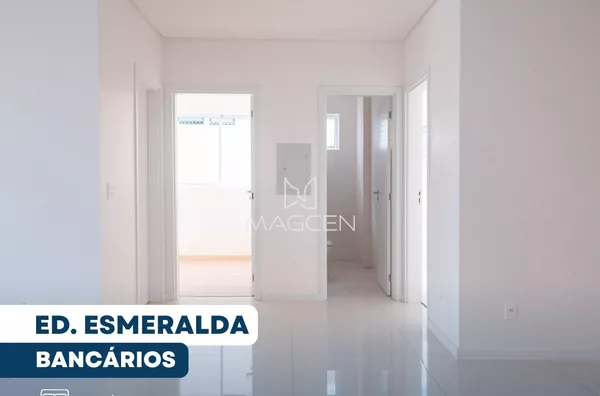 Apartamento amplo com sacada fechada 