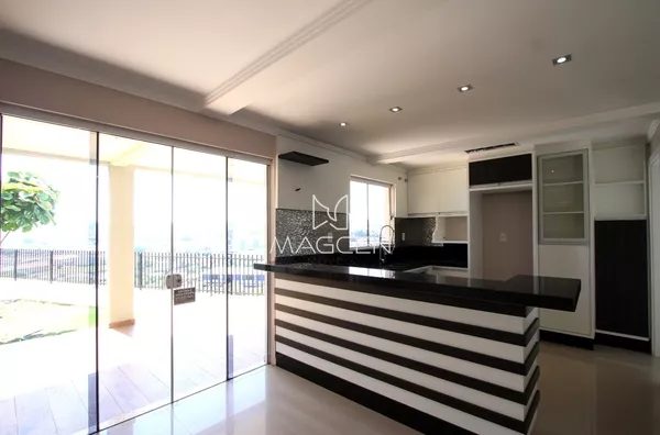 Tríplex com salão de festas 