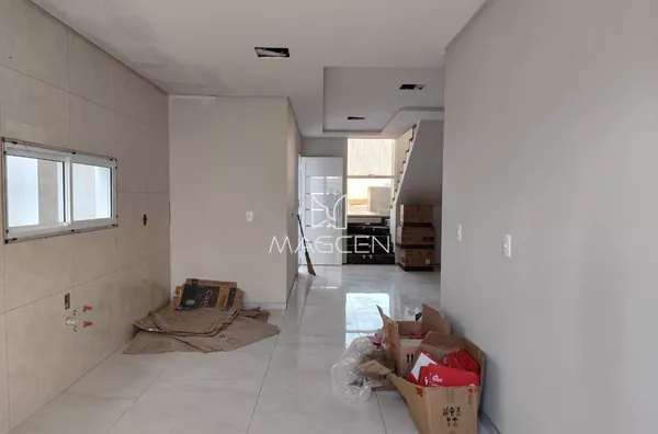 Sobrado no início do bairro Fraron 