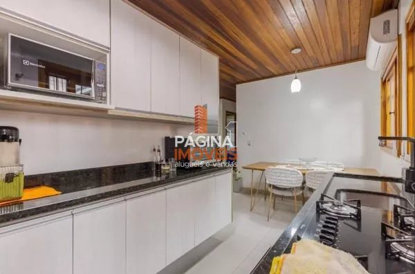 Casa para venda de 2 dormitórios com 2 vagas de garagem  no bairro Harmonia - Canoas.