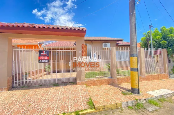 Pagina 1 Imóveis anuncia para venda ampla casa com 2 dormitórios no bairro Olaria em Canoas/RS. - Foto 1