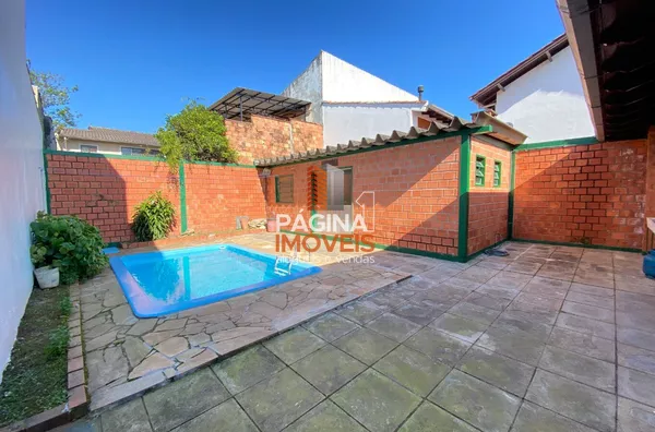 ÁREA DE LAZER COM PISCINA