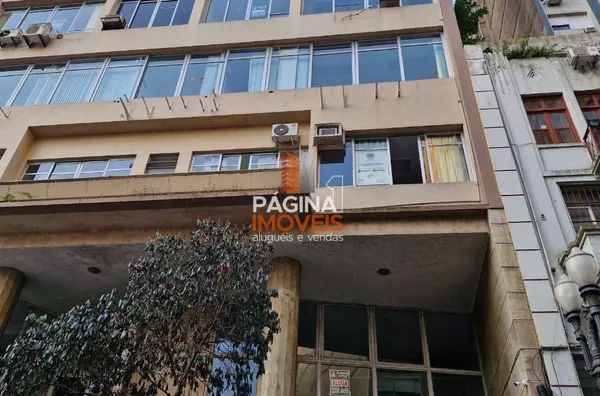 Página 1 Imóveis anuncia excelente opção de apartamento de 2 dormitórios e 2 banheiros no "Condomínio Duque", bairro centro, em Porto Alegre. - Foto 2