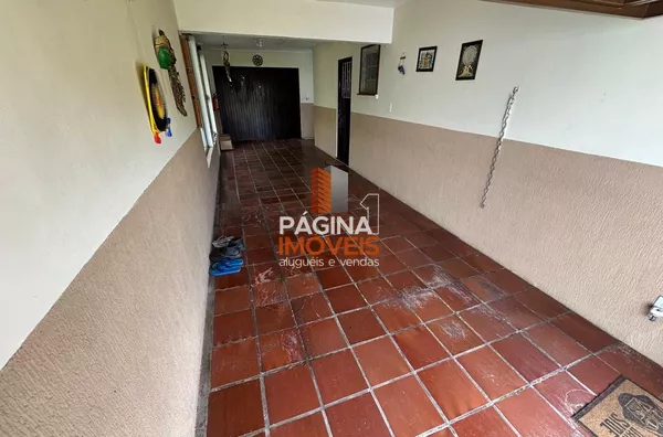 GARAGEM COBERTA.