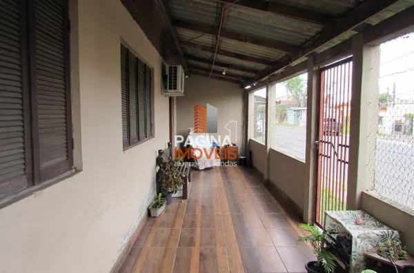 Página 1 Imóveis anuncia Terreno de esquina com casa de 3 dormitórios, para venda no bairro Niterói, Canoas/RS.