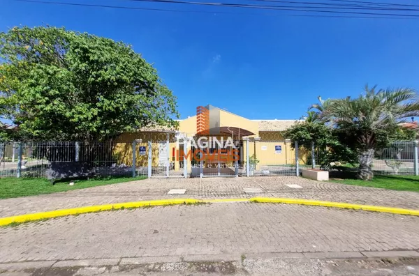 Página 1 Imóveis anuncia para venda excelente casa reformada com 03 dormitórios no condomínio "Vivendas de Málaga" no bairro Rio Branco em Canoas/RS. - Foto 1