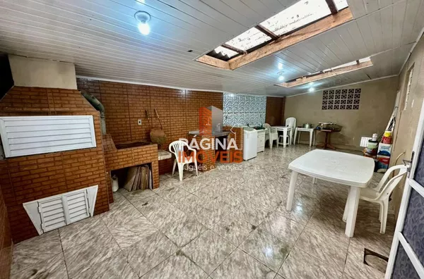 ÁREA DE LAZER COM CHURRASQUEIRA