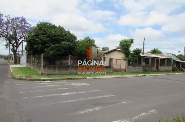 Página 1 Imóveis anuncia Terreno de esquina com casa de 3 dormitórios, para venda no bairro Niterói, Canoas/RS.