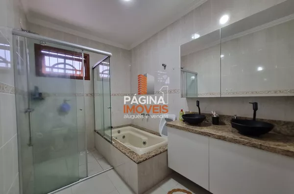 Banheiro com hidromassagem na Suíte