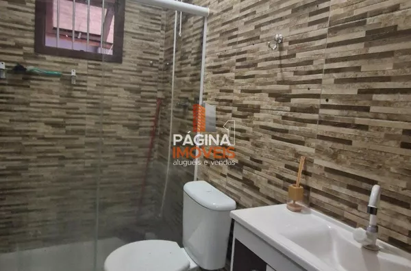 Página 1 Imóveis anuncia ótima oportunidade de casa ampla de 03 dormitórios, sendo 1 suíte, no bairro São José em Canoas/RS.