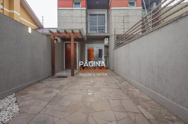Página 1 Imóveis anuncia ótima "casa/sobrado para venda" com 2 dormitórios, no bairro São José em Canoas–RS.