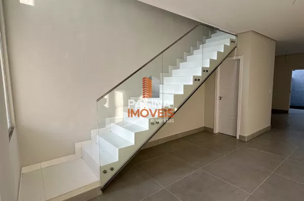 Sobrado para venda com 03 Dormitórios sendo 01 suíte e vaga de garagem para 02 veículos no bairro Estância Velha - Canoas/RS. - Foto 5