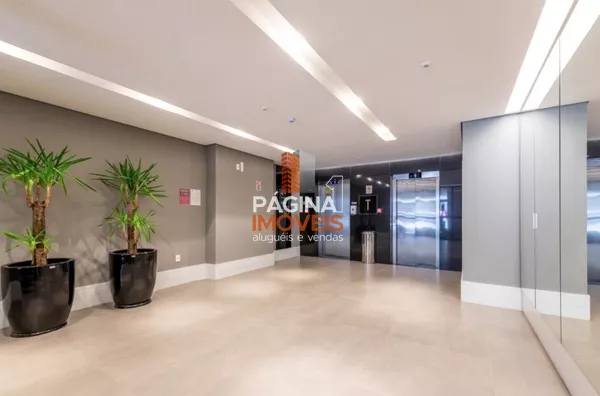 Max Plaza