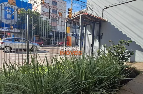 Página 1 Imóveis anuncia "sala comercial" para aluguel no bairro Floresta, Porto Alegre/RS.