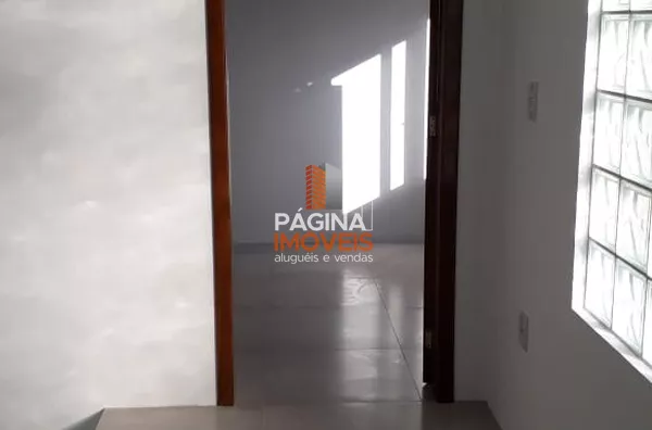 Página 1 Imóveis anuncia Casa à Venda no bairro Niterói, Canoas