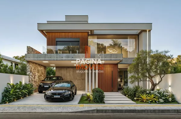 Página 1 Imóveis anuncia casa/sobrado de alto padrão com  04 suítes, sendo uma master, no bairro Moinhos de Vento em Canoas/RS.