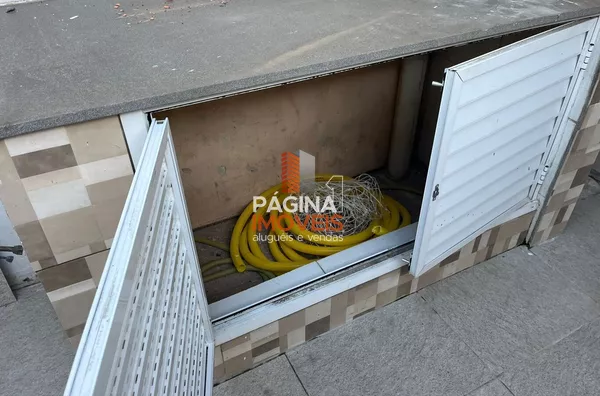 Gas